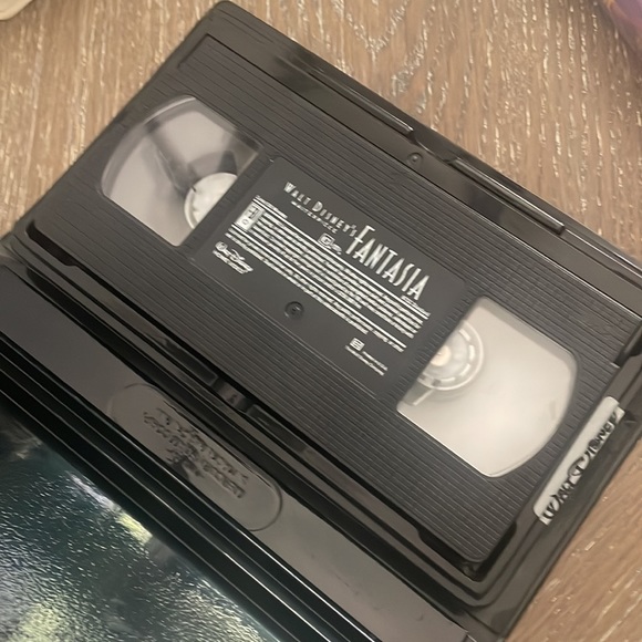 Vintage Disney & Wizard of Oz VHS Tapes - Picture 4 of 6